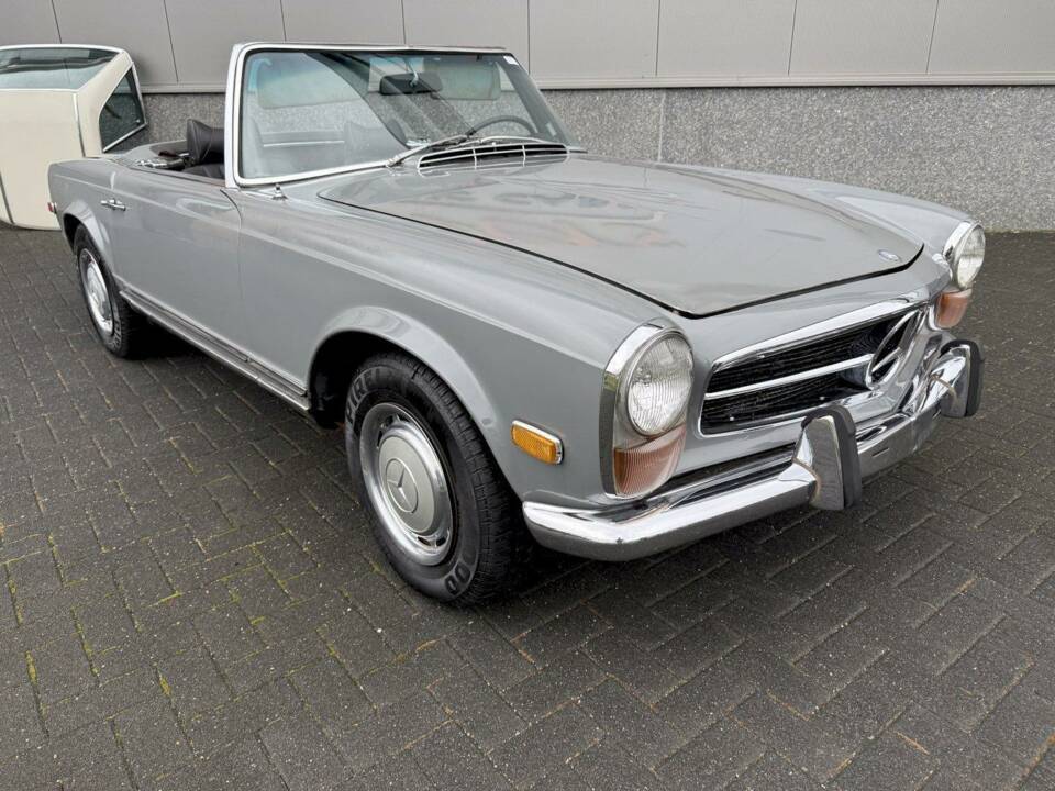 Image 3/36 of Mercedes-Benz 280 SL (1970)
