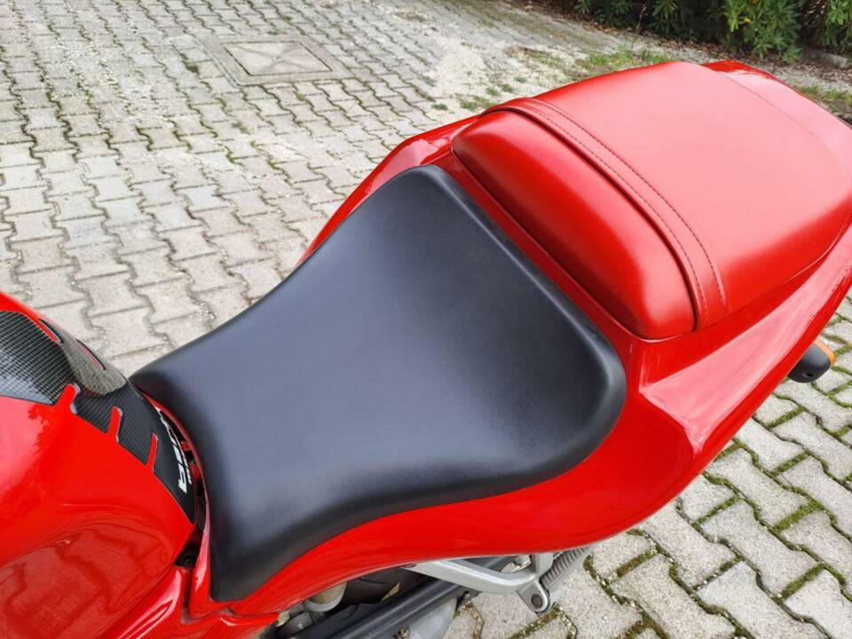 Immagine 31/37 di Ducati 748 S (2000)