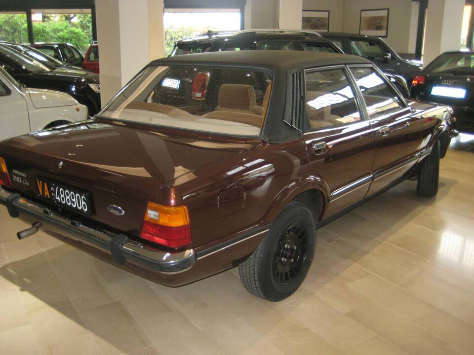 Bild 6/30 von Ford Taunus (2000S) (1976)