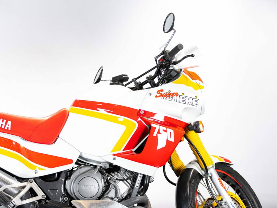 Image 18/35 de Yamaha XTZ 750 Super Ténéré (1989)