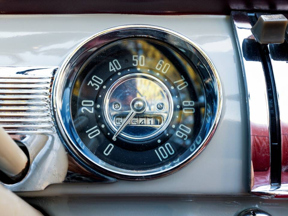 Bild 26/35 von Chevrolet Deluxe Styleline (1951)