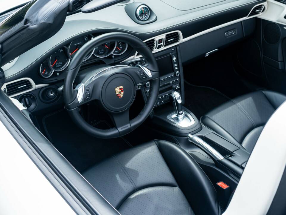 Bild 14/27 von Porsche 911 Speedster (2011)