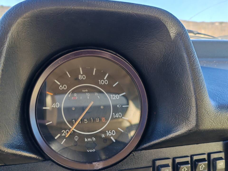 Bild 31/35 von Volkswagen Käfer 1303 LS (1975)