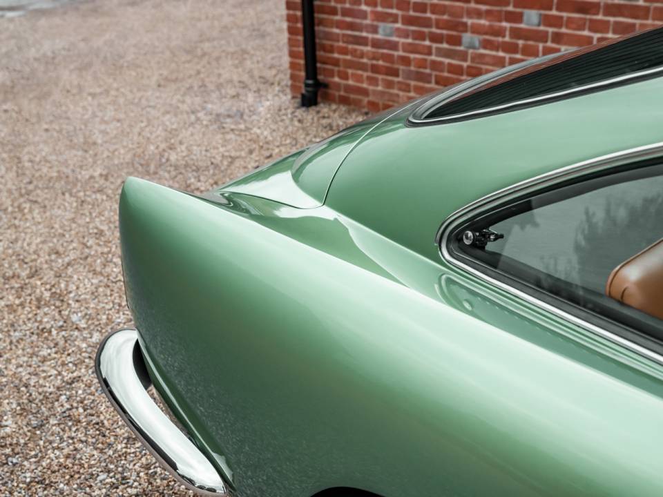 Image 14/50 de Aston Martin DB 4 (1960)