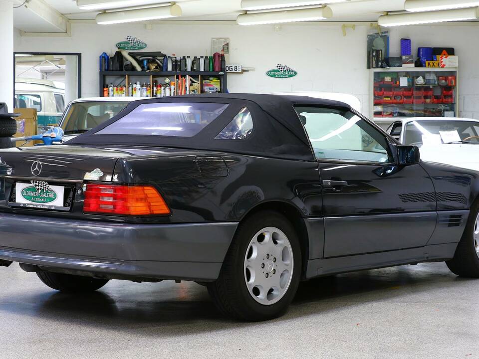 Image 10/36 of Mercedes-Benz 300 SL-24 (1993)