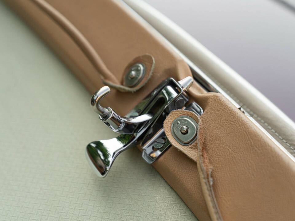Image 50/50 de Jaguar E-Type 3.8 (1964)