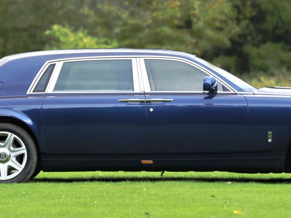 Image 8/49 of Rolls-Royce Phantom VII (2009)
