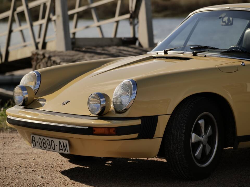 Image 5/77 de Porsche 911 2.7 S (1974)