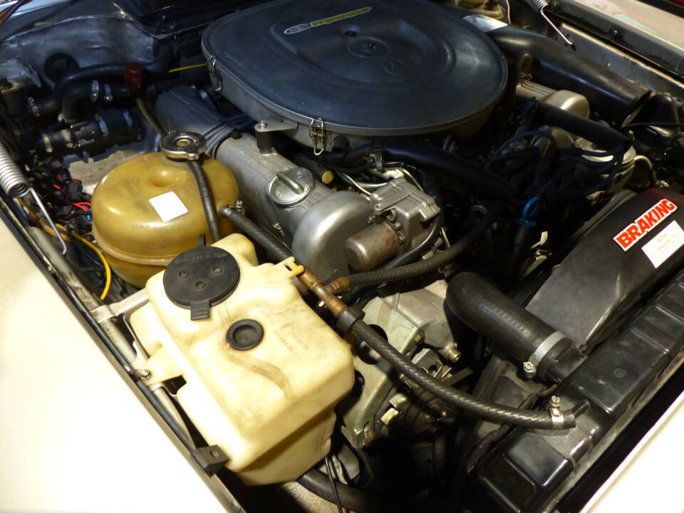 Image 64/68 of Mercedes-Benz 500 SL (1984)
