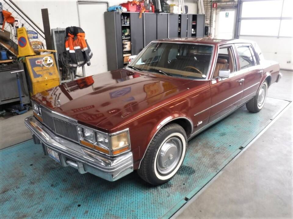 Image 12/49 of Cadillac Seville Sedan 6.0L (1979)