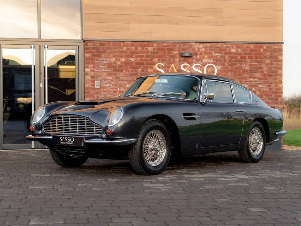 Image 1/79 of Aston Martin DB 6 (1968)