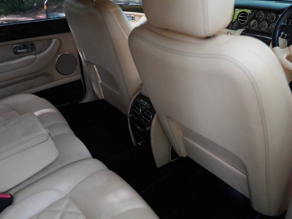 Image 49/50 of Bentley Arnage T (2004)