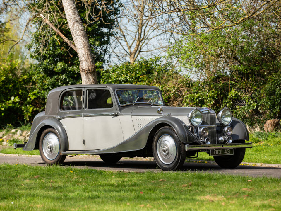 Image 1/44 of Alvis 4.3 Liter Saloon (1938)