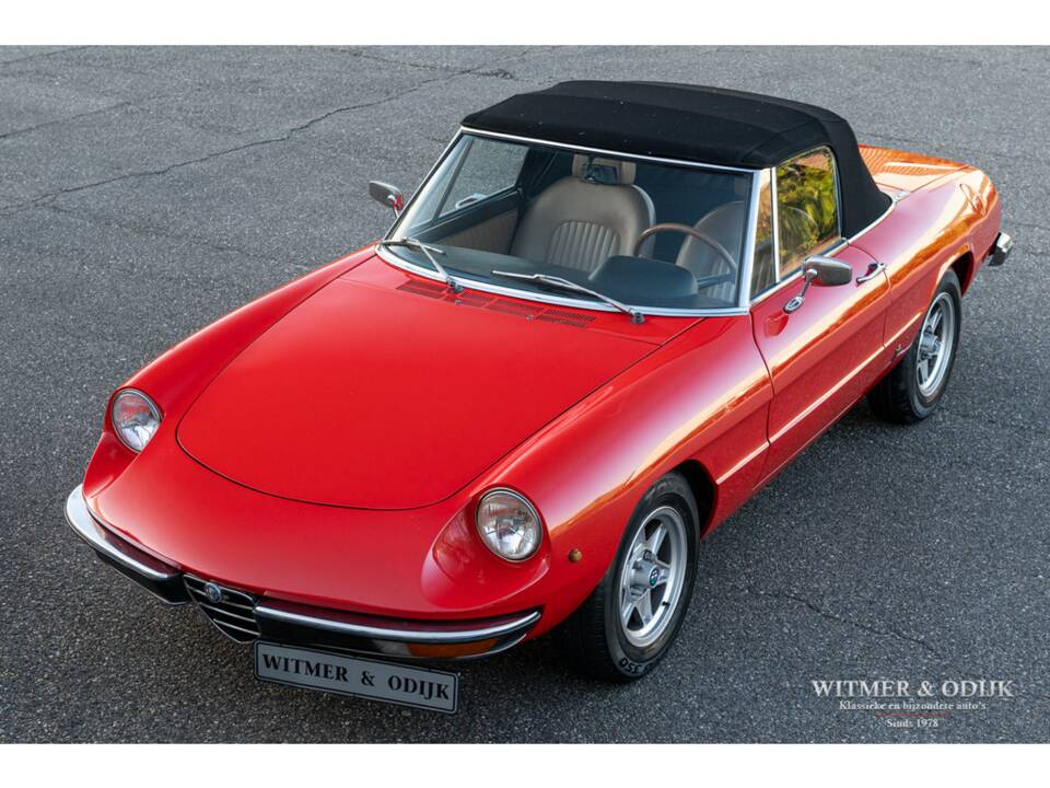 Immagine 10/31 di Alfa Romeo 1600 Spider (1974)