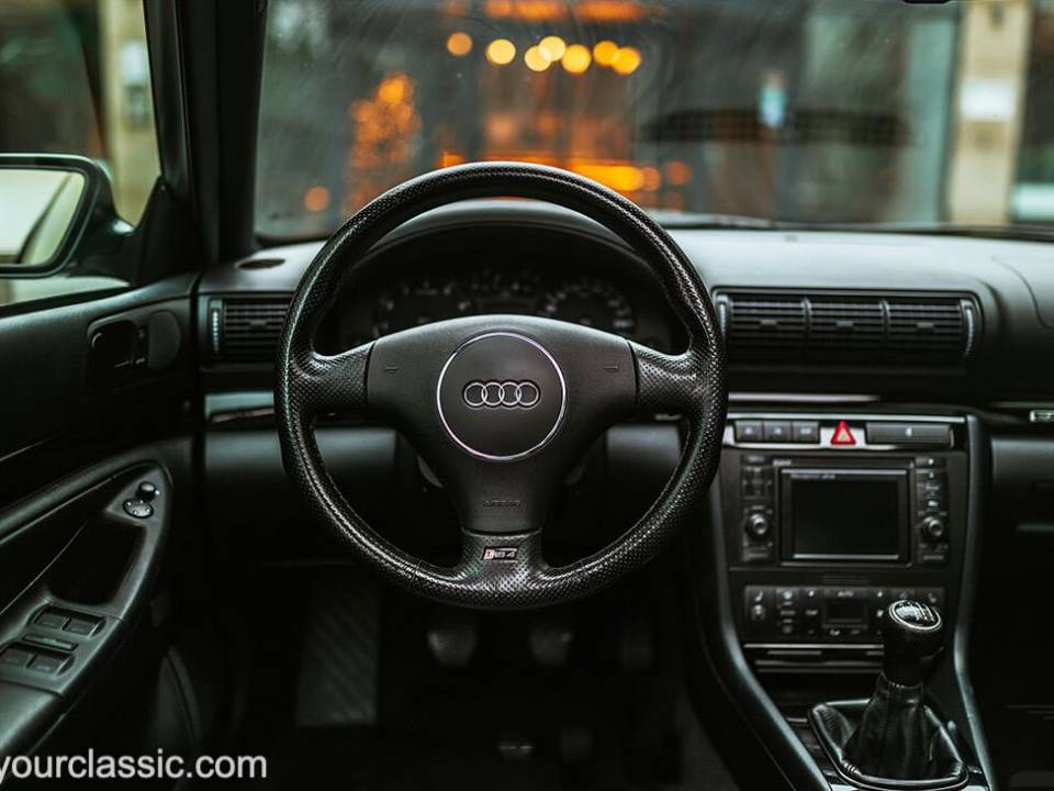 Image 6/6 of Audi RS4 Avant (2000)