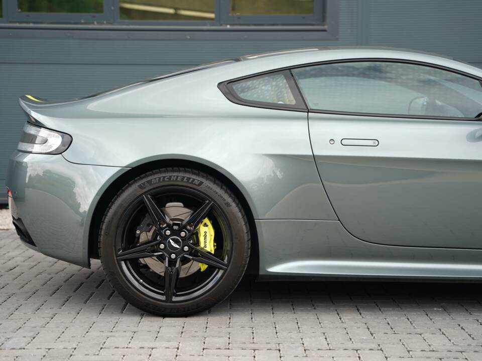 Bild 23/50 von Aston Martin V8 Vantage AMR (2018)
