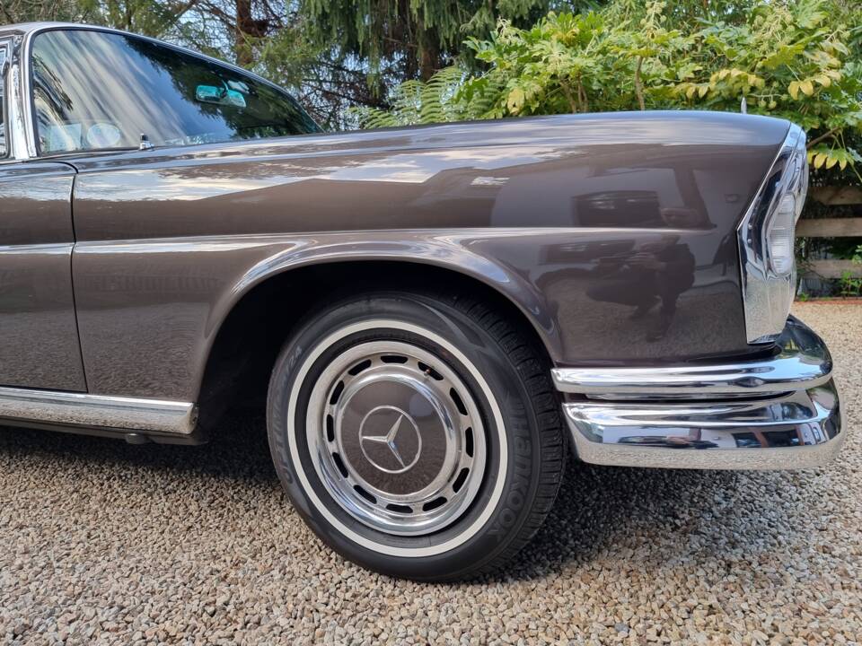 Imagen 14/32 de Mercedes-Benz 220 SE b (1965)