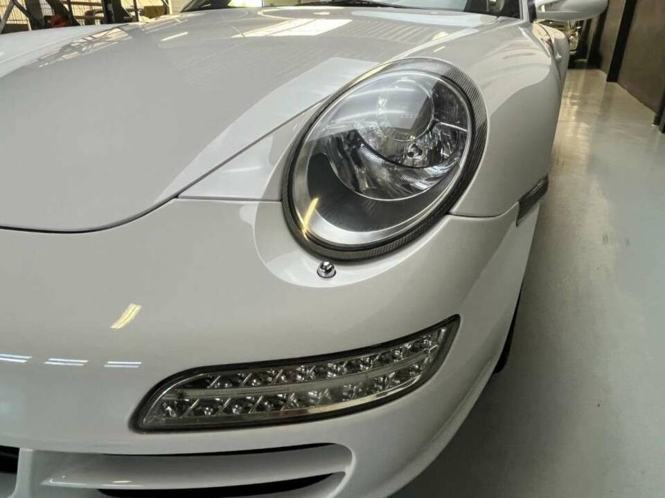 Bild 15/50 von Porsche 911 Carrera 4 (2007)