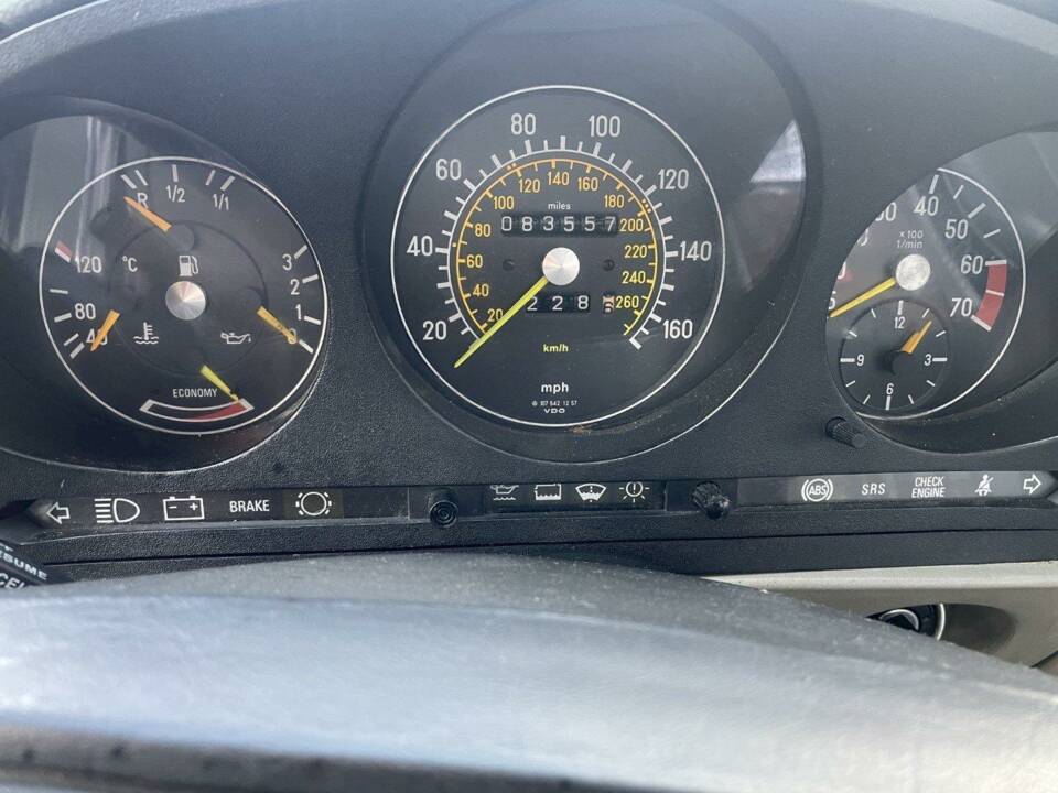 Image 22/36 de Mercedes-Benz 560 SL (1989)
