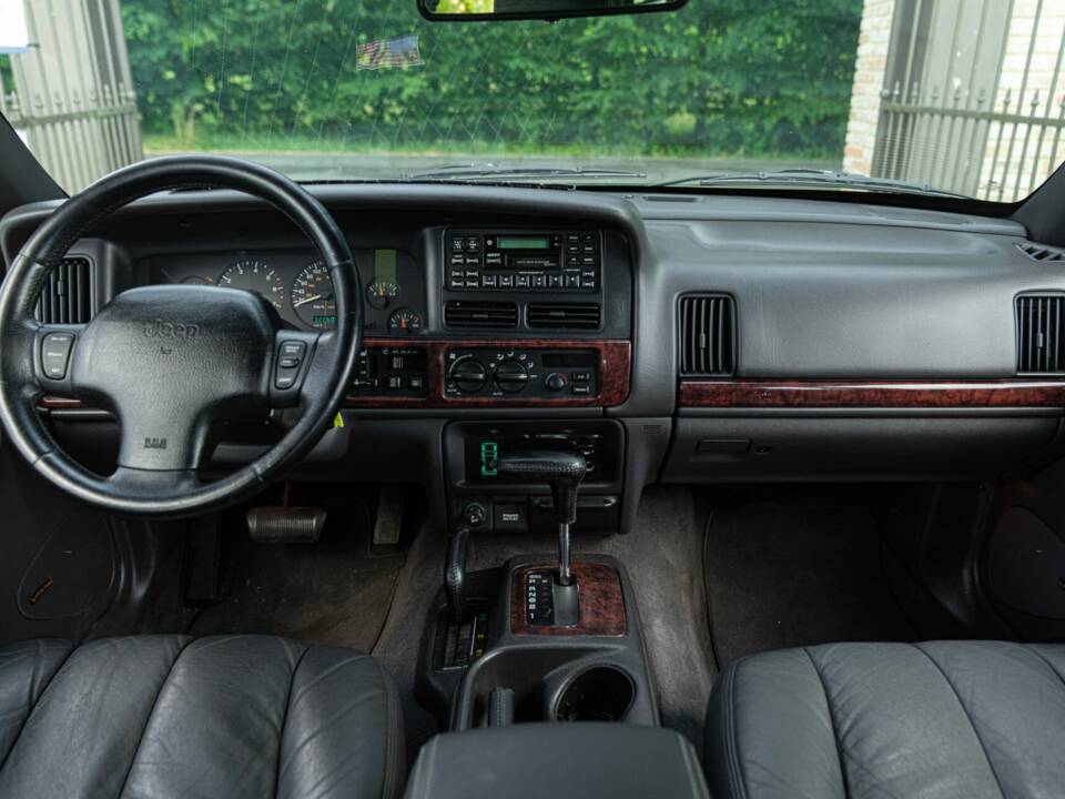 Bild 32/50 von Jeep Grand Cherokee 5.9 Limited (1998)