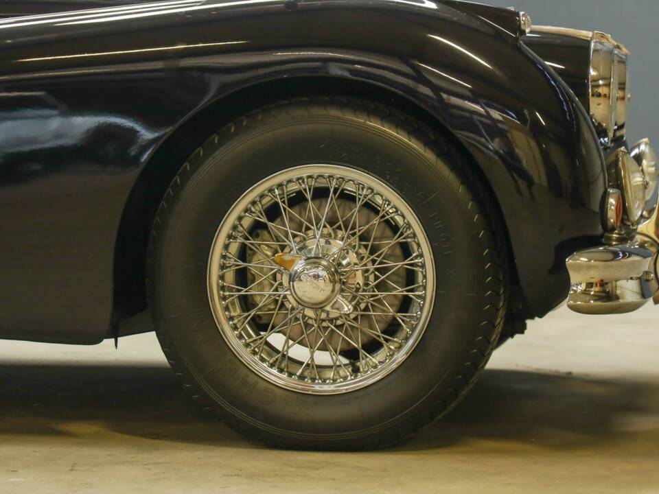 Image 48/50 of Jaguar XK 140 DHC (1955)