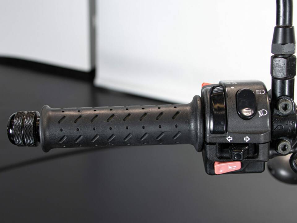 Afbeelding 49/50 van Triumph Trident 900 (1994)