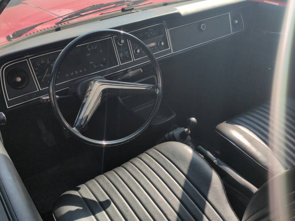Image 2/8 of Ford Taunus 1300 (1975)