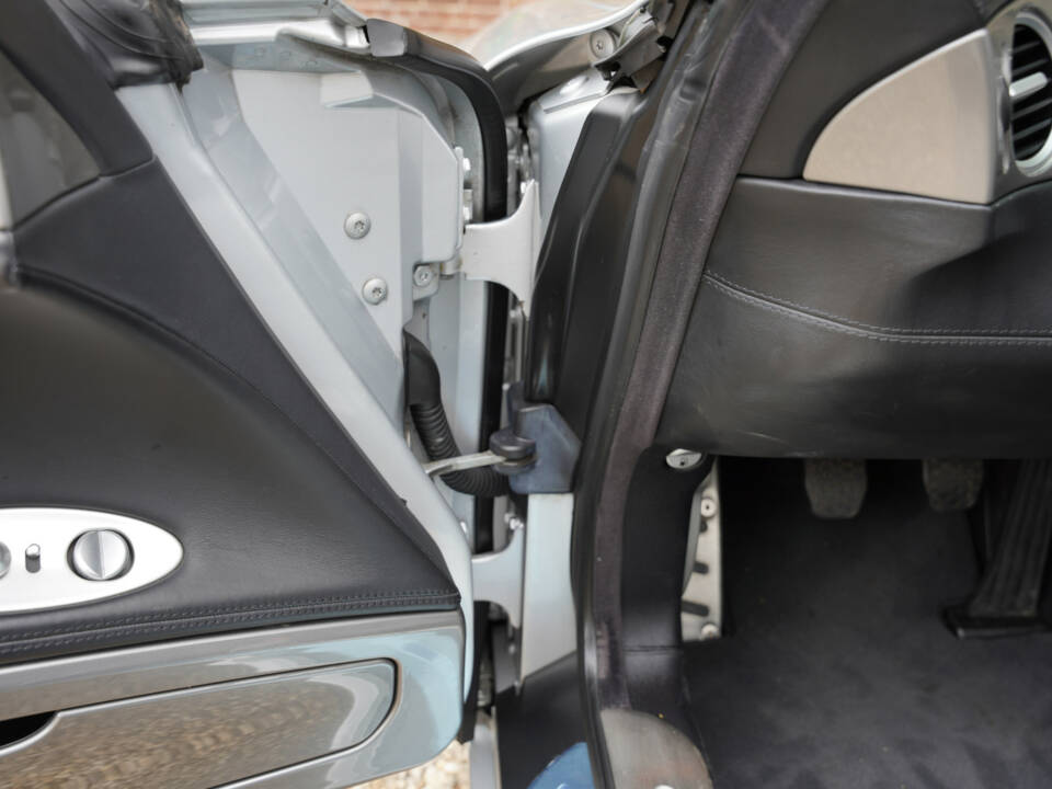 Image 19/50 of BMW Z8 (2000)