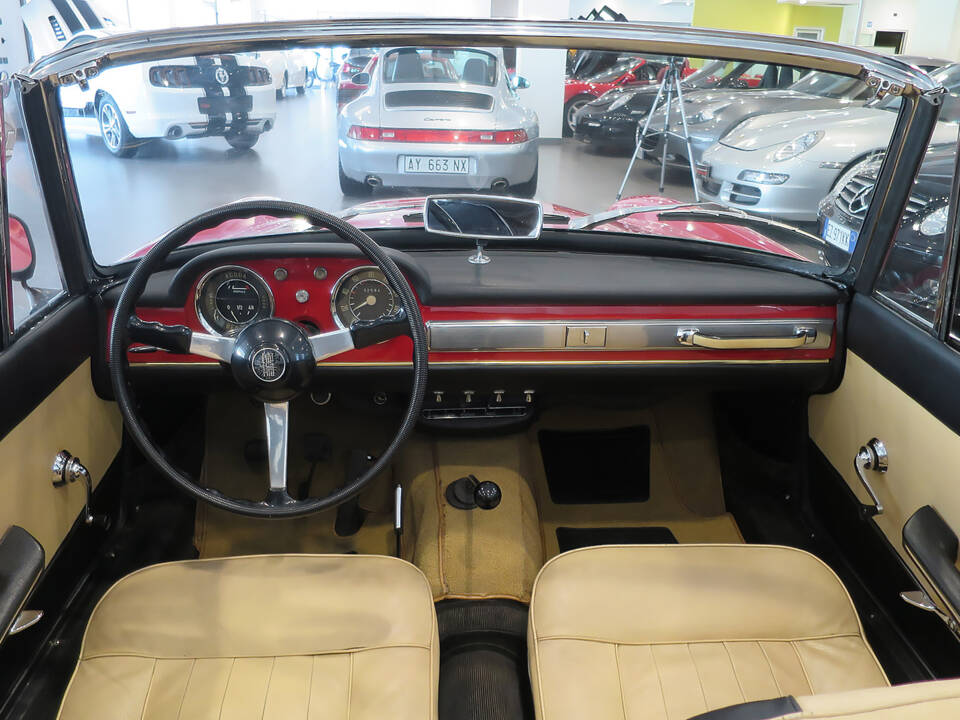 Image 5/13 of FIAT 1200 Convertible (1962)