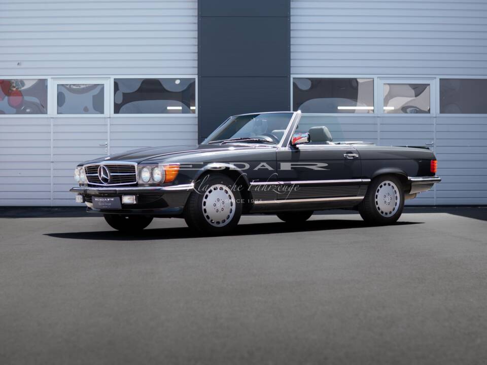 Image 1/29 of Mercedes-Benz 560 SL (1987)
