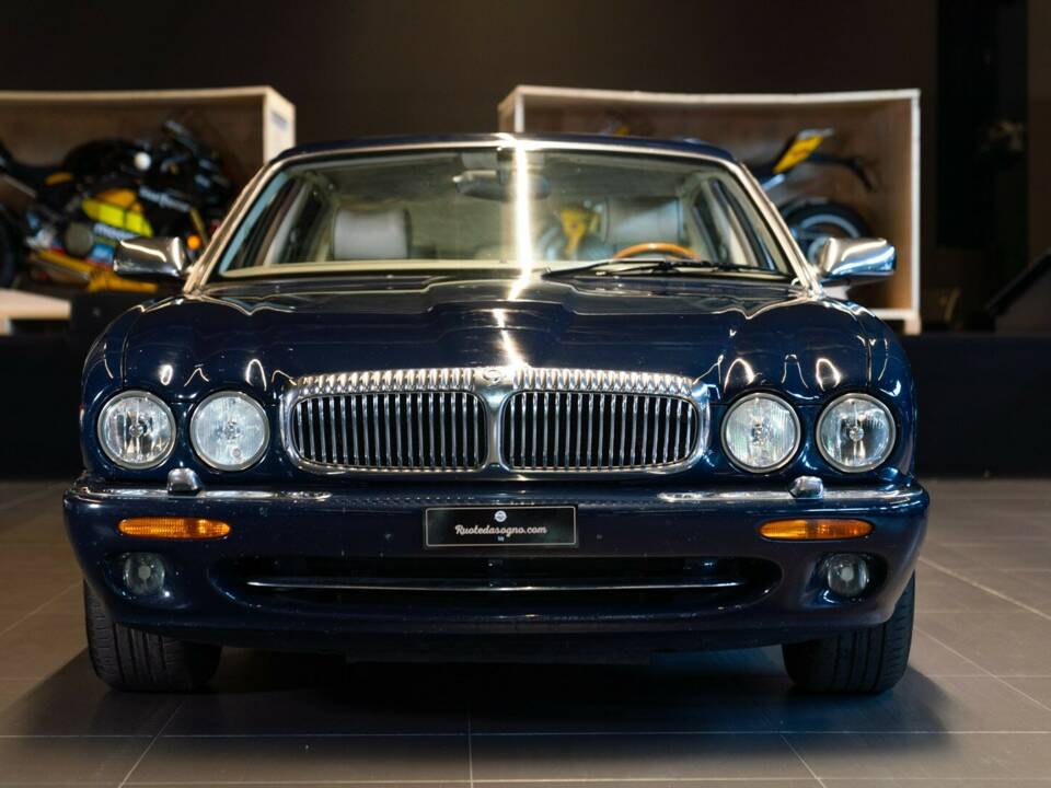 Bild 3/50 von Daimler Super V8 (1997)