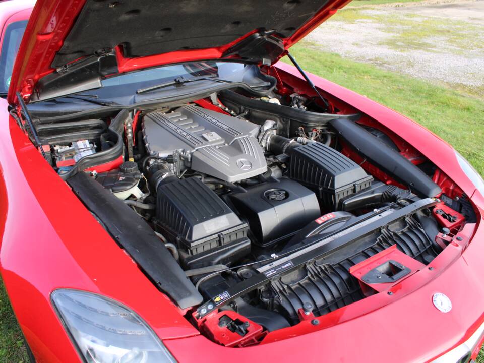 Image 56/57 of Mercedes-Benz SLS AMG (2010)