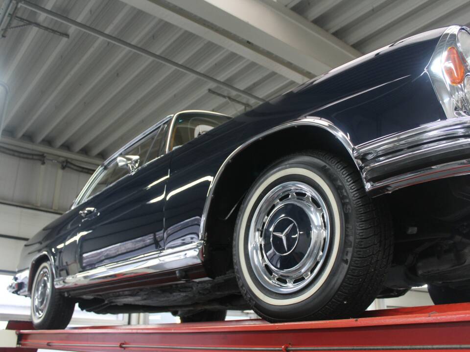 Bild 10/50 von Mercedes-Benz 280 SE 3,5 (1970)