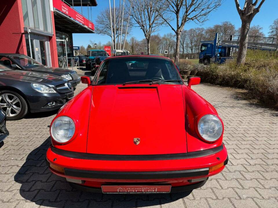 Imagen 2/35 de Porsche 911 Carrera 3.2 (1985)