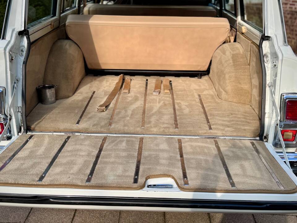 Image 19/50 of Jeep Wagoneer Brougham (1982)