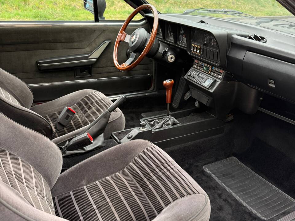 Bild 4/12 von Alfa Romeo GTV 2.0 (1983)