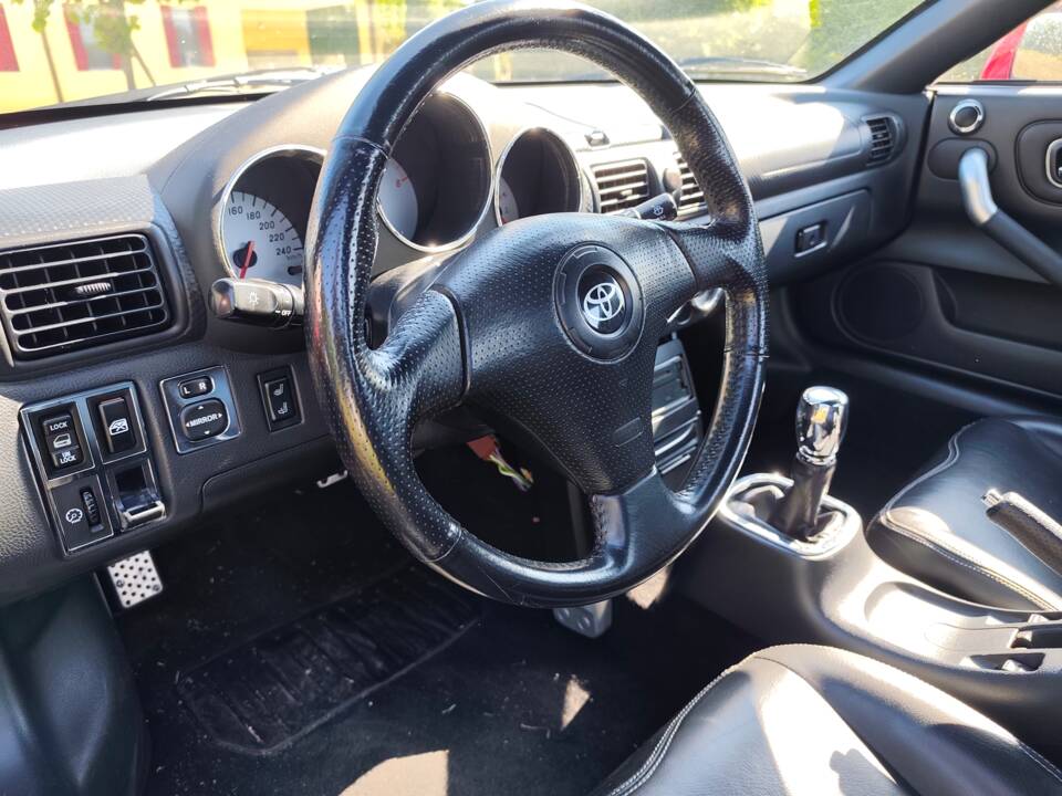 Image 21/57 of Toyota MR2 (2003)