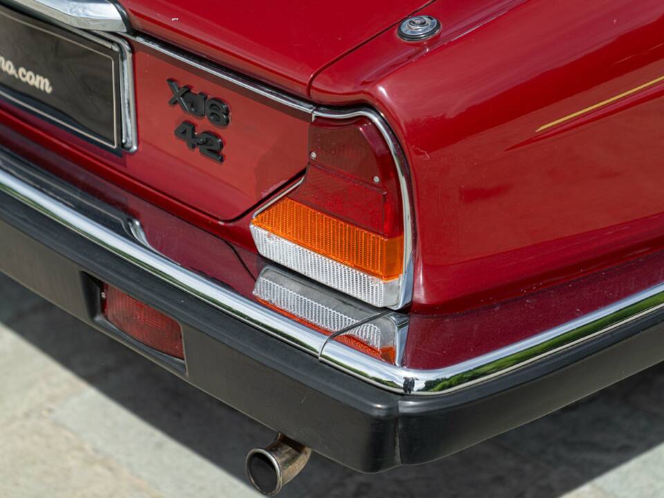 Bild 19/50 von Jaguar XJ 6 4.2 (1981)