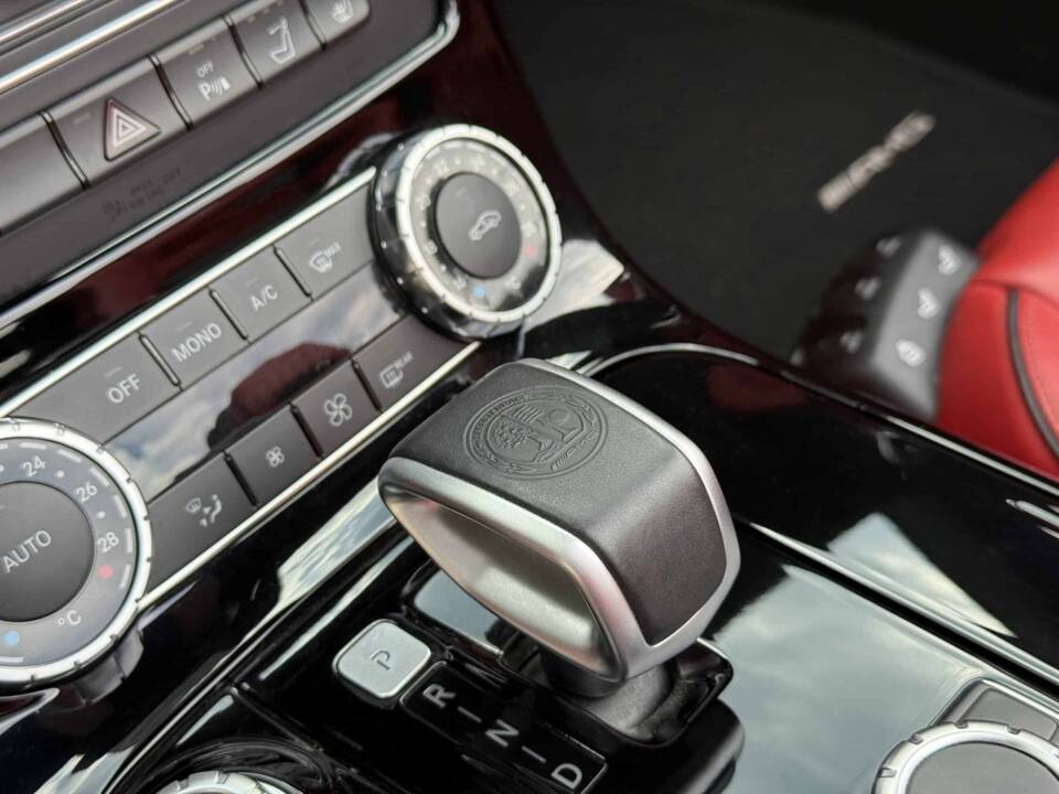 Bild 21/46 von Mercedes-Benz SLS AMG Roadster (2012)