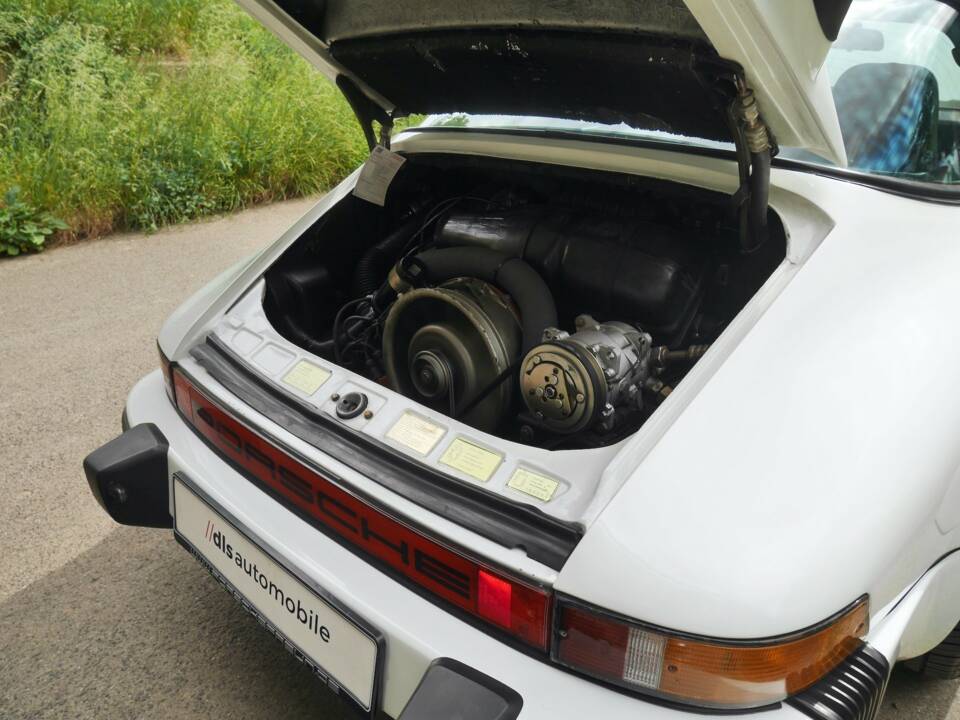 Image 19/25 of Porsche 911 Carrera 3.0 (1976)