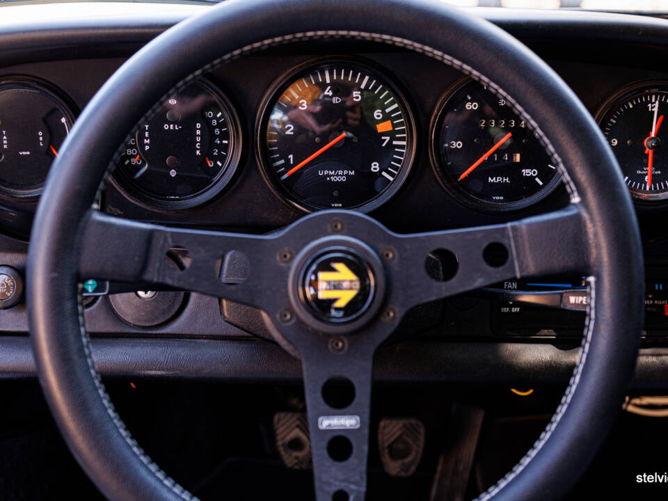 Image 35/42 de Porsche 911 2.7 (1974)