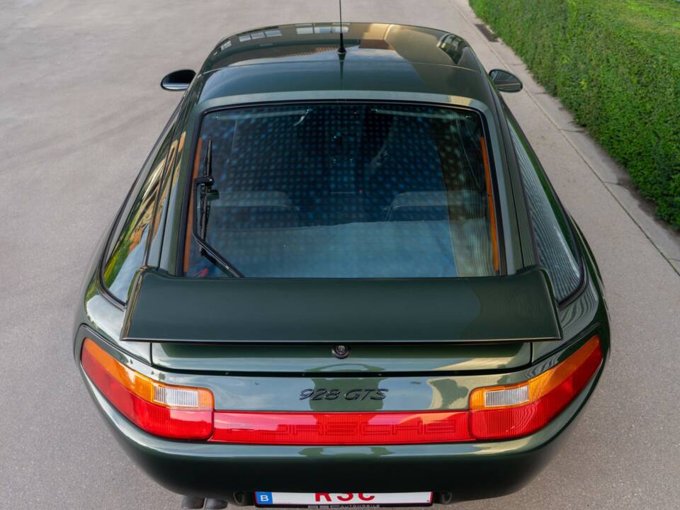 Afbeelding 24/46 van Porsche 928 GTS (1993)