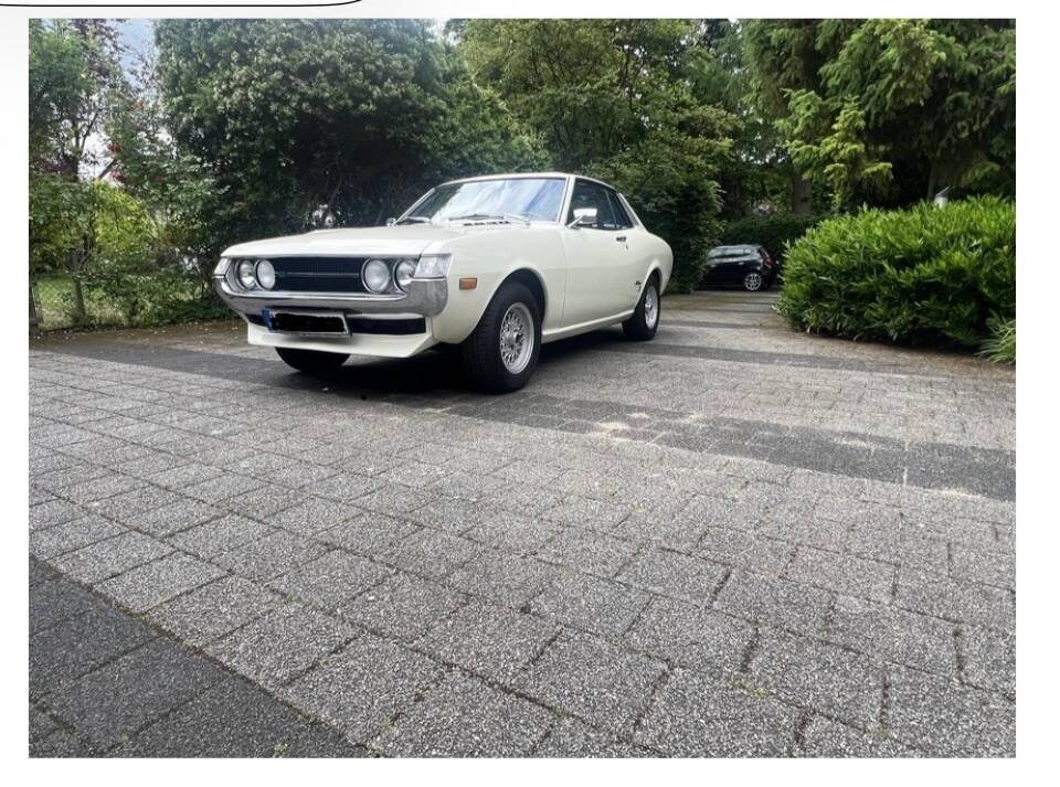 Image 2/55 of Toyota Celica ST (1972)