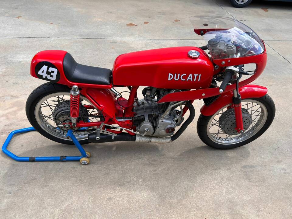 Immagine 2/5 di Ducati Mototrans DUMMY (1968)