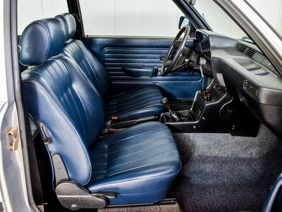 Image 6/50 of BMW 320i (1981)