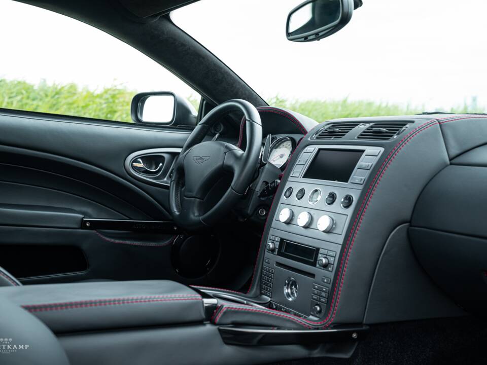 Image 16/23 de Aston Martin V12 Vanquish S Ultimate Edition (2007)