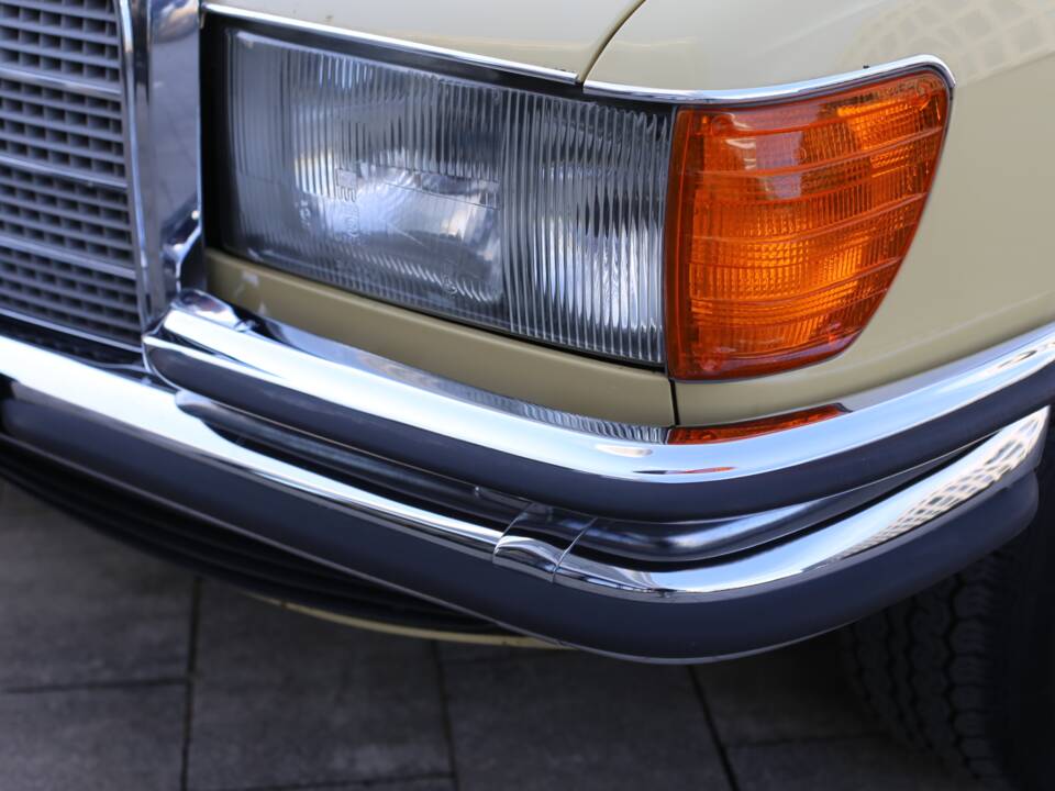 Bild 24/76 von Mercedes-Benz 280 SE (1977)