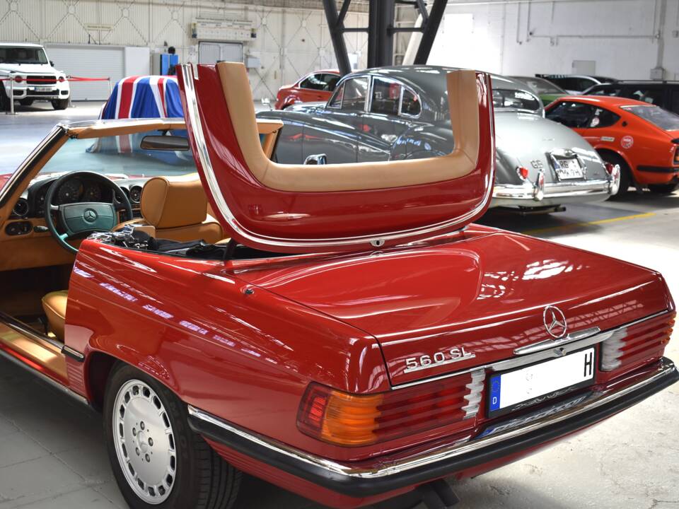 Image 9/94 of Mercedes-Benz 560 SL (1988)