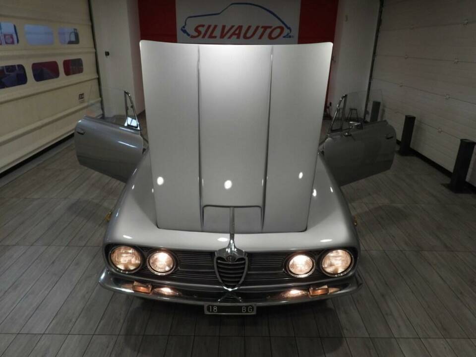 Afbeelding 12/15 van Alfa Romeo 2600 Sprint (1964)