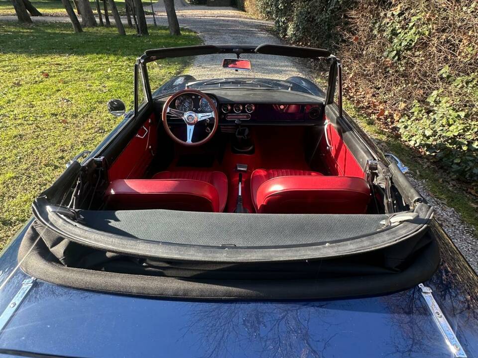 Image 4/14 of Alfa Romeo 1300 Spider Junior (1969)